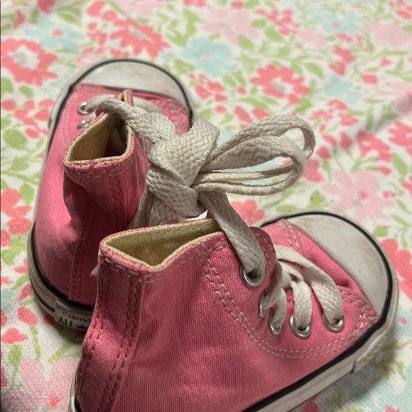 Vintage  Pink Converse High Top Chuck Taylor Toddler  Shoes! - Picture 7 of 14